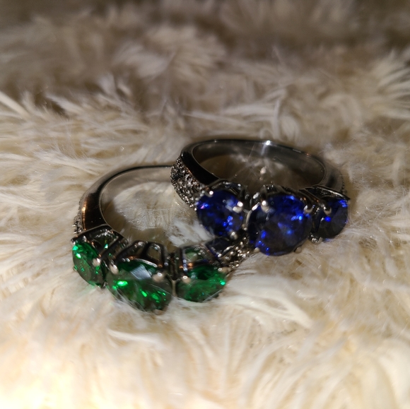 Rings - Picture 4 of 7